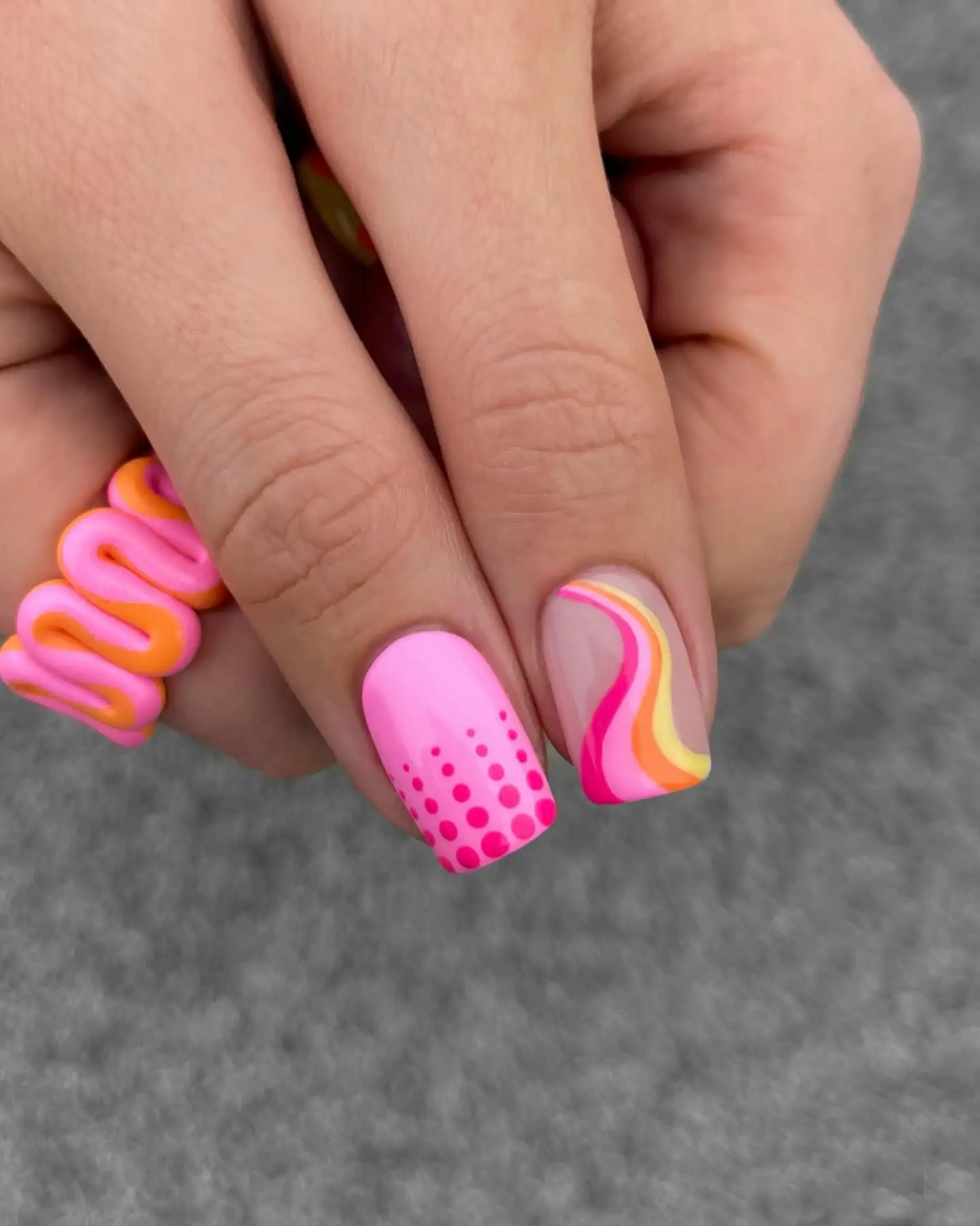 Bright Retro Nails Thumbnail 2