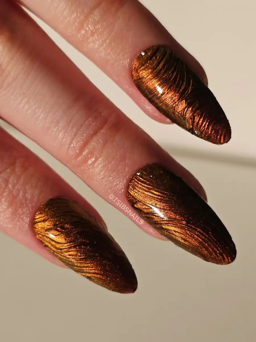 Brushed Bronze Chrome Nails style Thumbnail 5