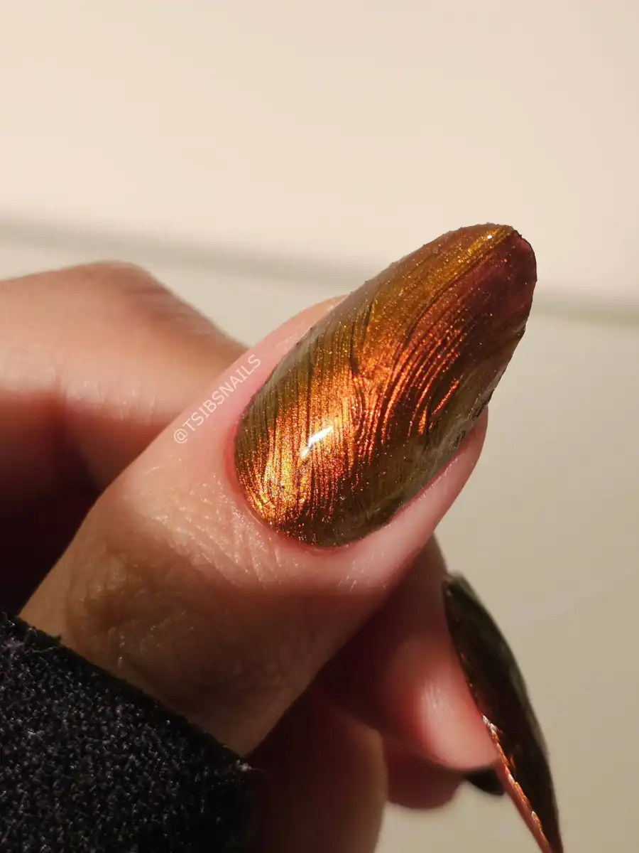 Brushed Bronze Chrome Nails style Thumbnail 2