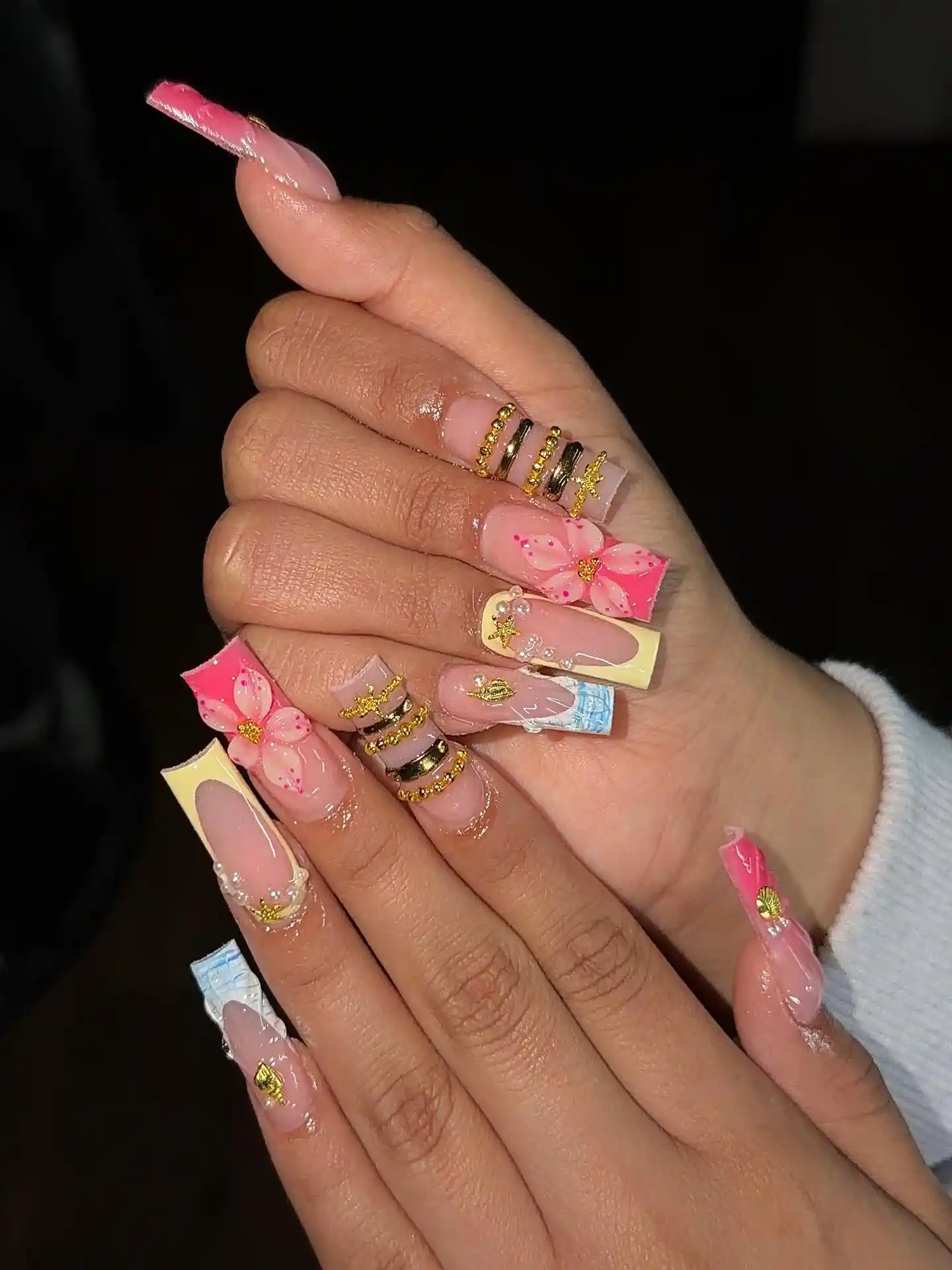 Luxury Bow Baddie Nails View
