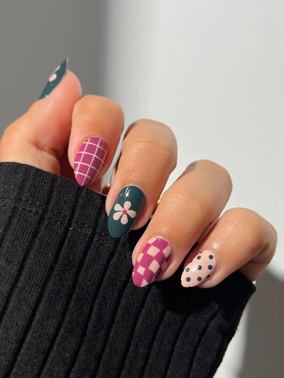Mixed Pattern Nails Thumbnail 2