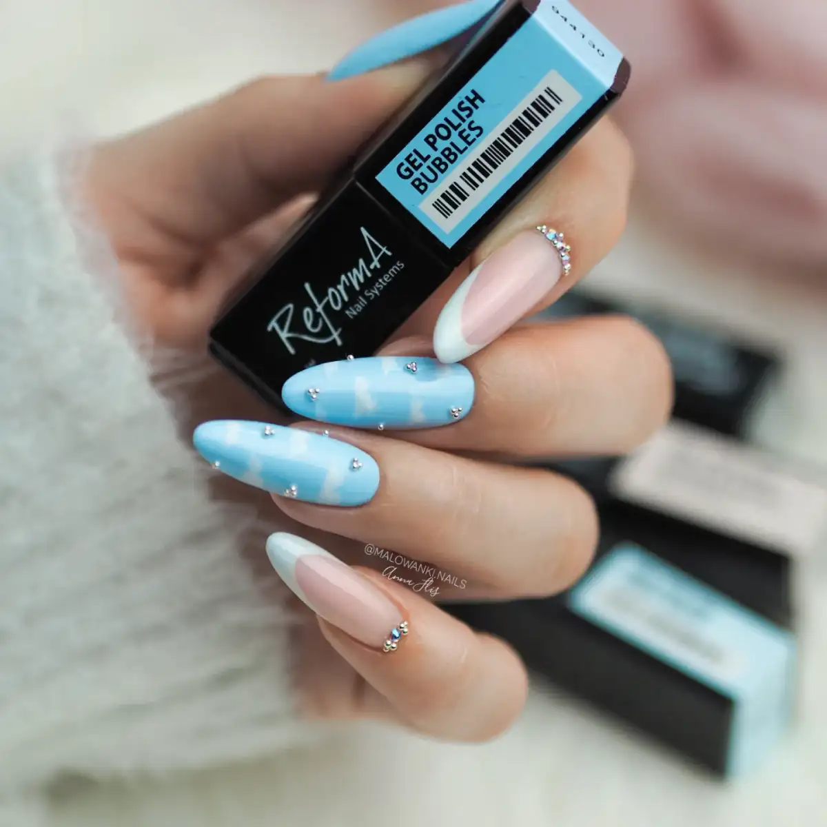 Tiny Clouds Nails style Thumbnail 2