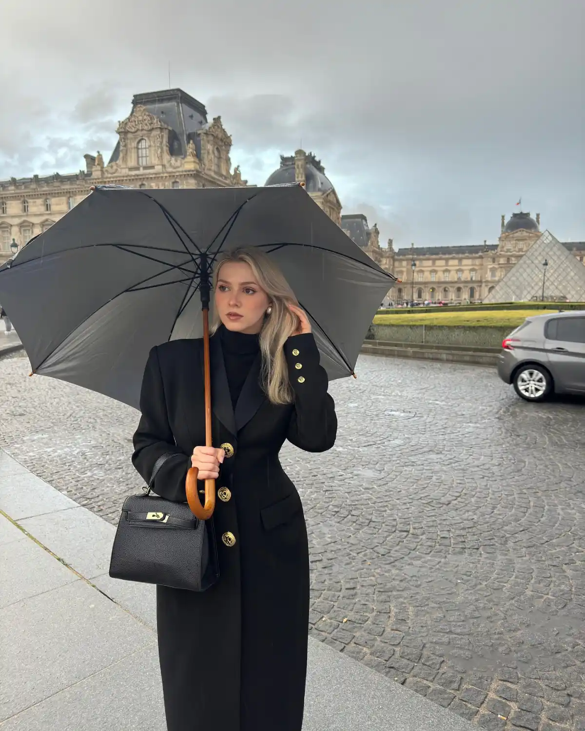 A Rainy Day Outside the Louvre Thumbnail 2