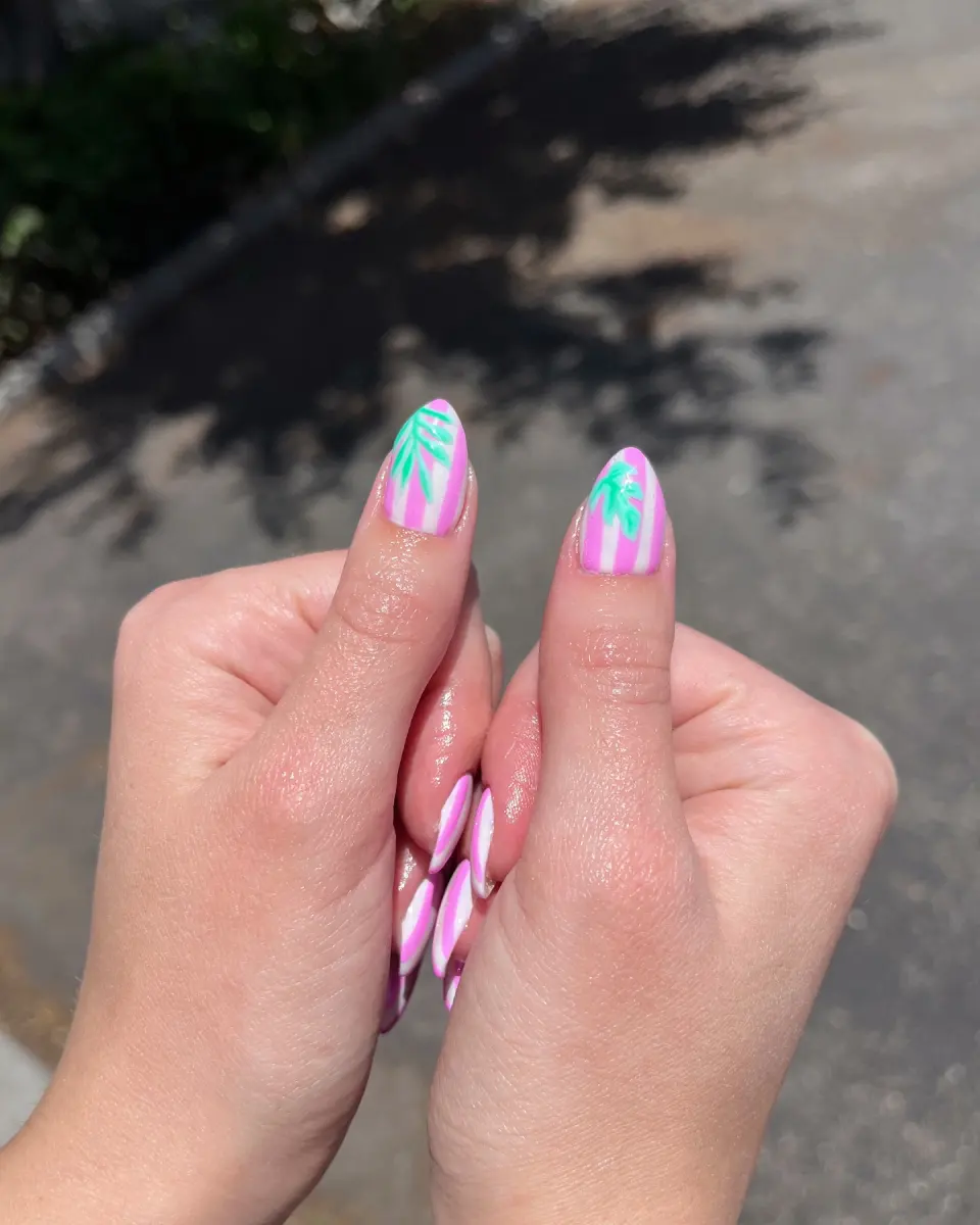 Candy Stripes Nails Thumbnail 3
