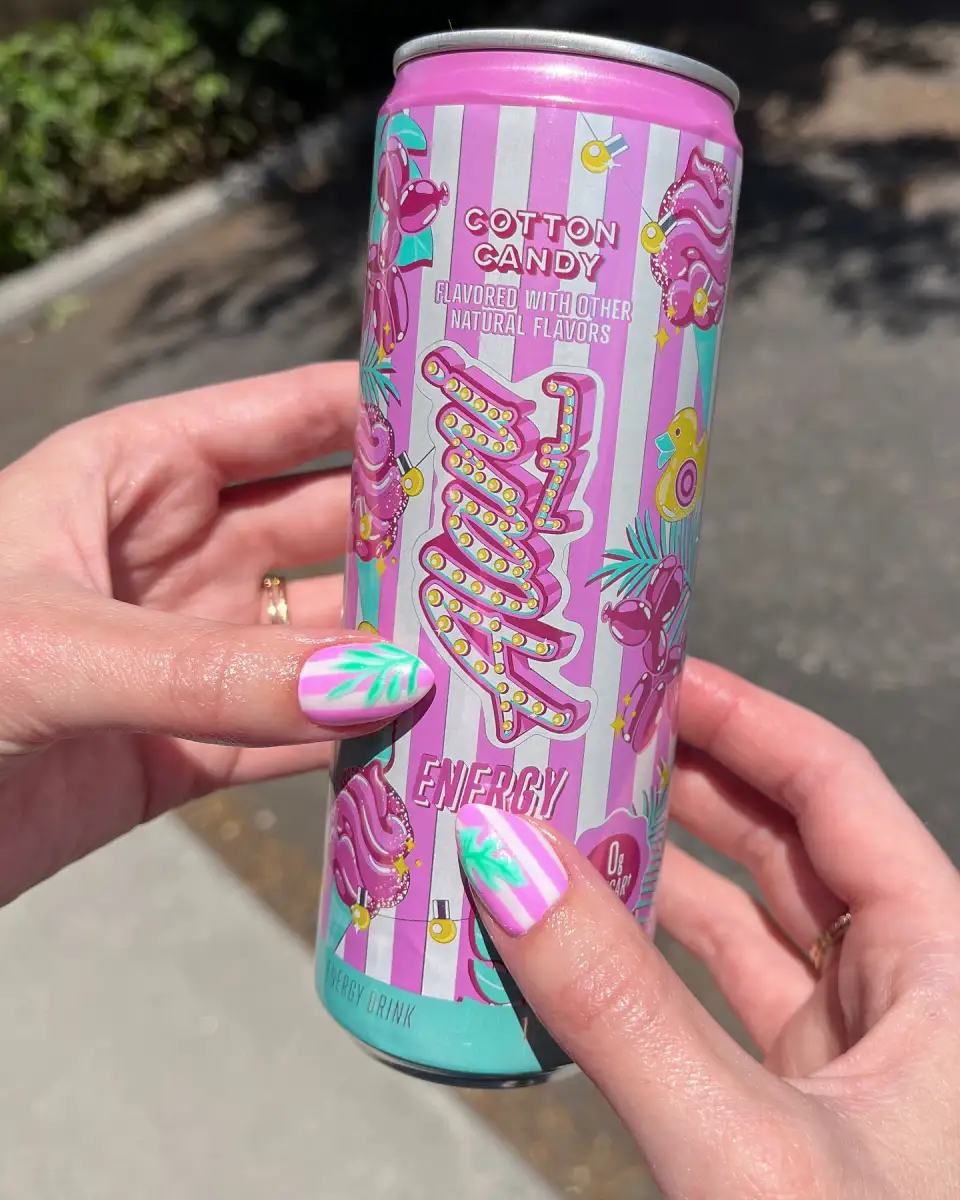 Candy Stripes Nails Thumbnail 2