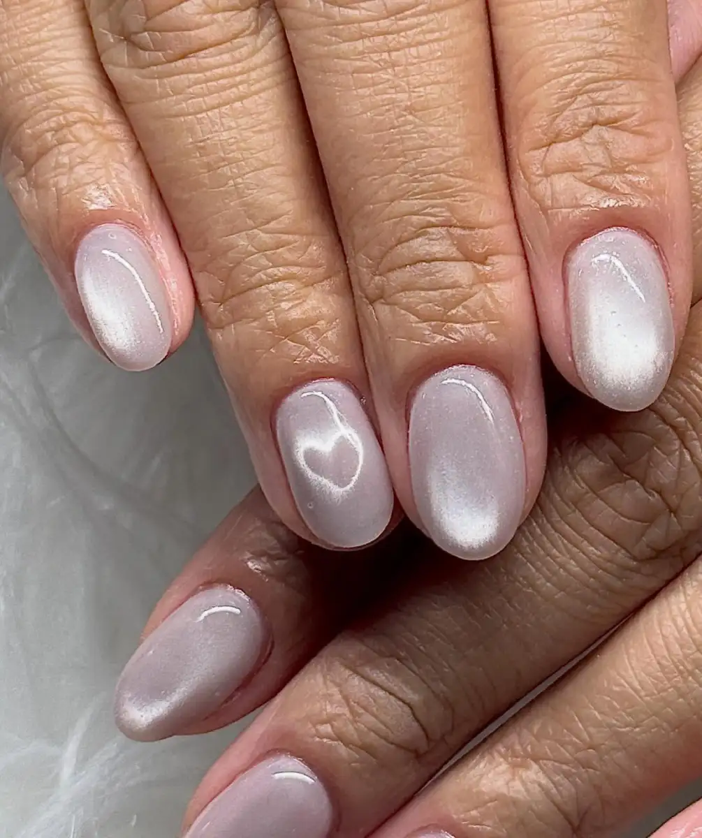 Cat Eye Hearts Nails Main View