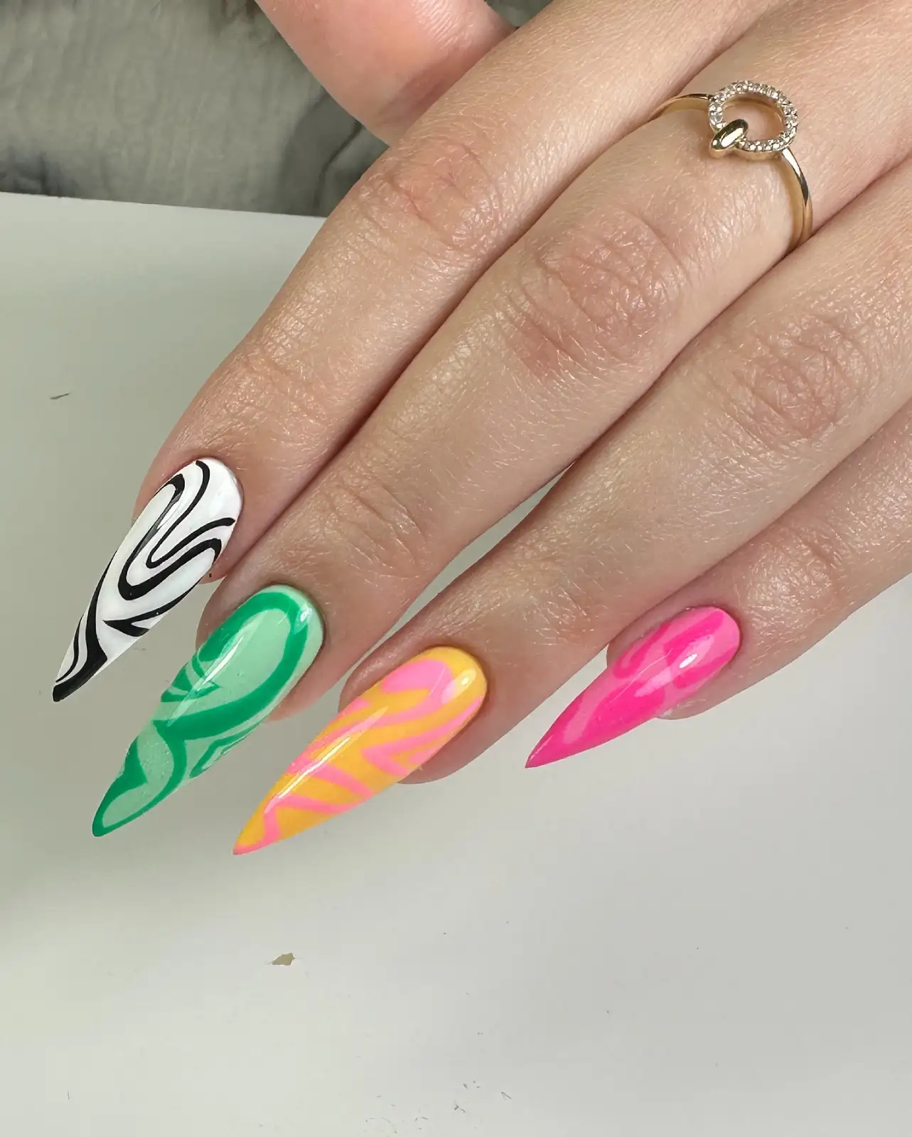 Colorful Retro Swirl Stilettos Thumbnail 3