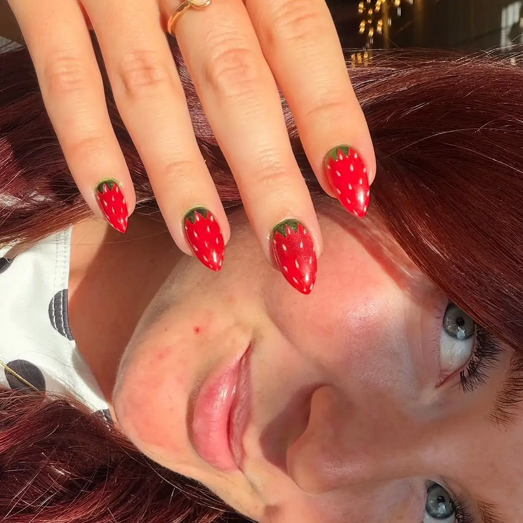 Full Strawberry Nails Thumbnail 2