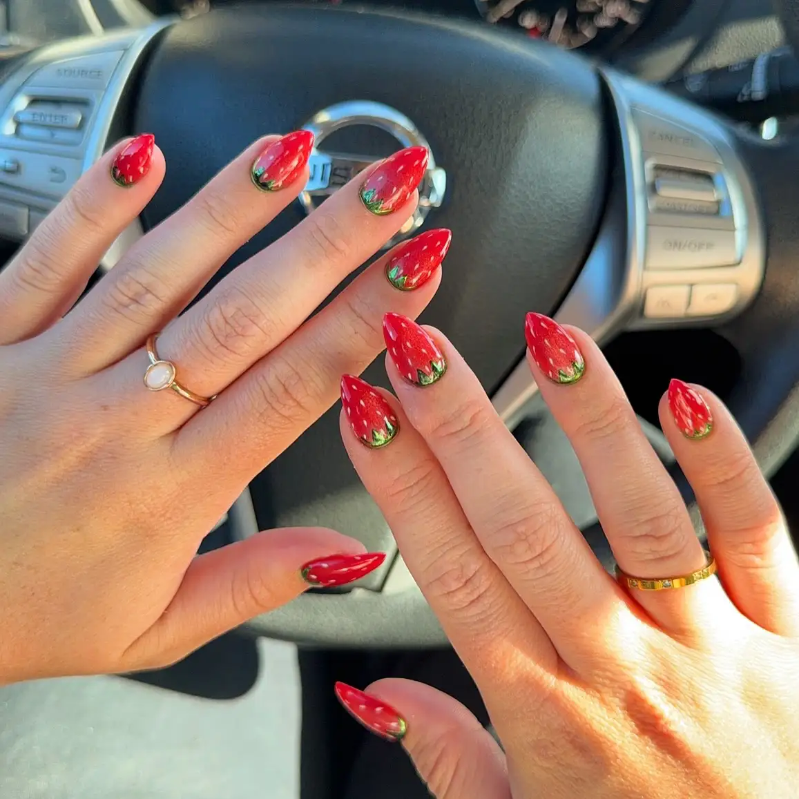 Full Strawberry Nails Thumbnail 3