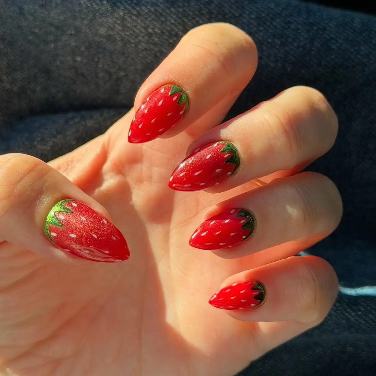 Full Strawberry Nails Main View