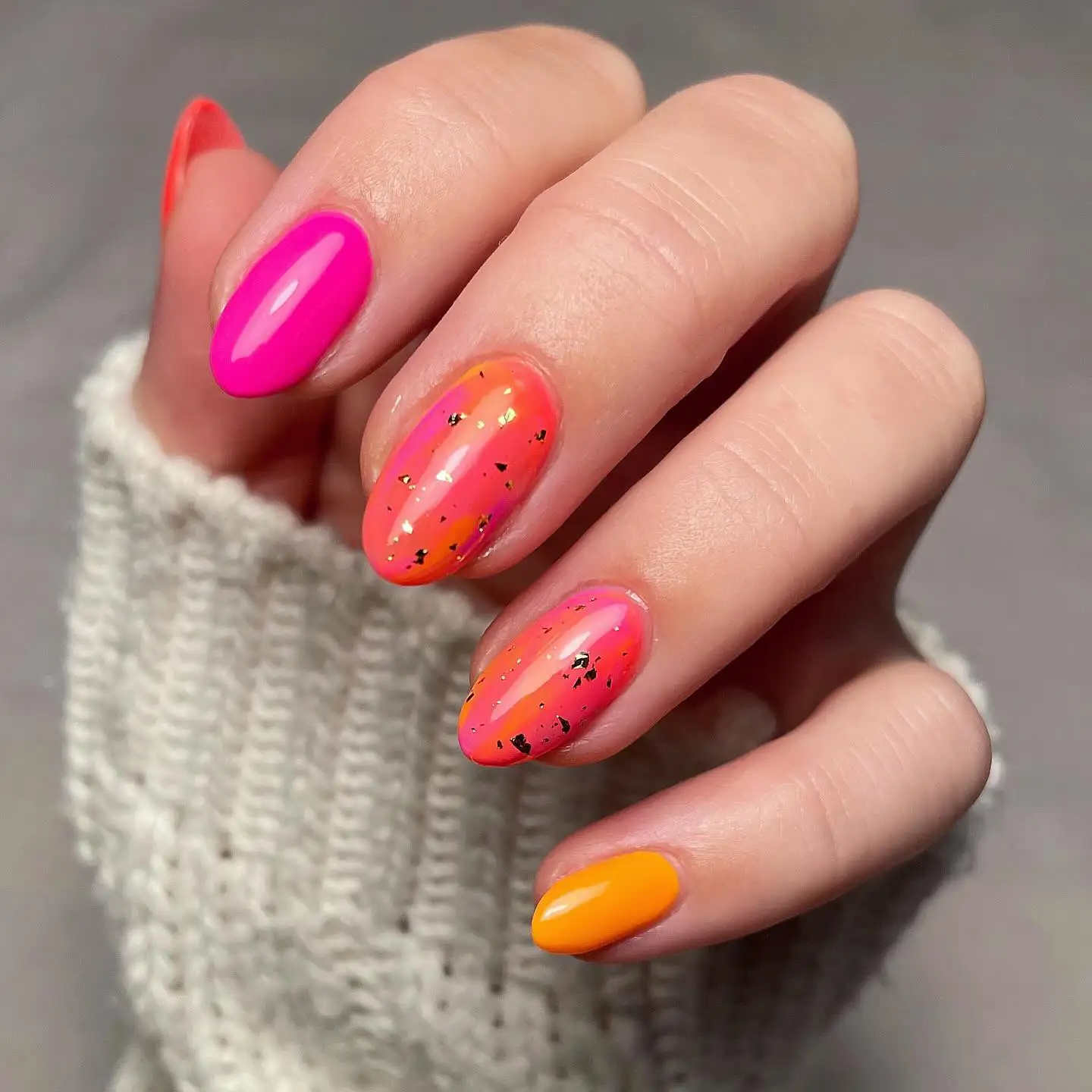 Gold Flake Marble Nails Main View