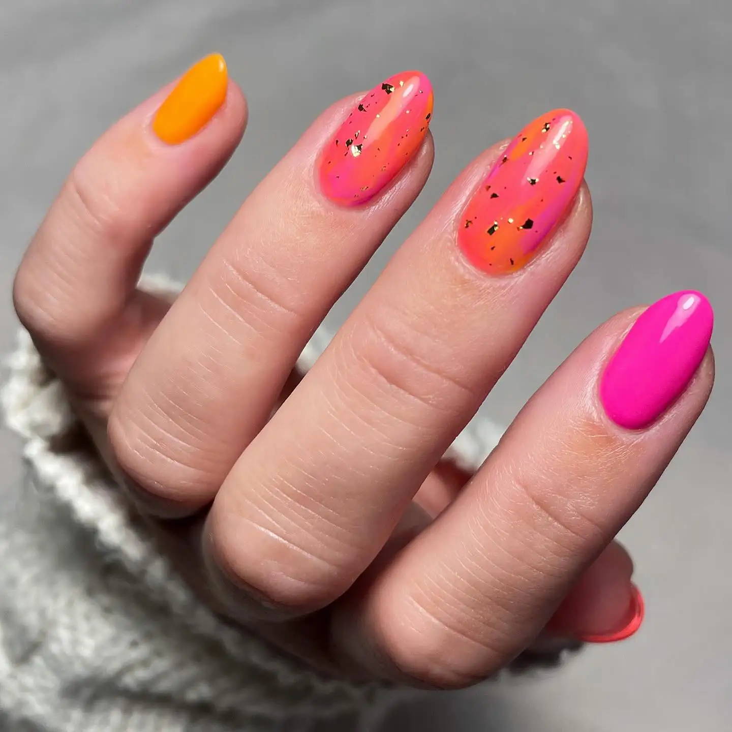Gold Flake Marble Thumbnail 3