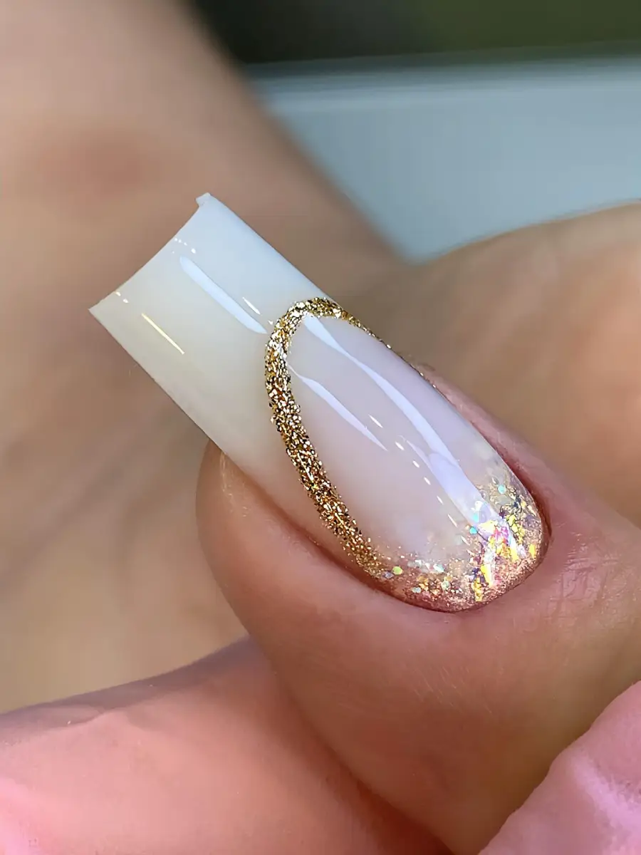Gold Glitter Outline Nails Main View