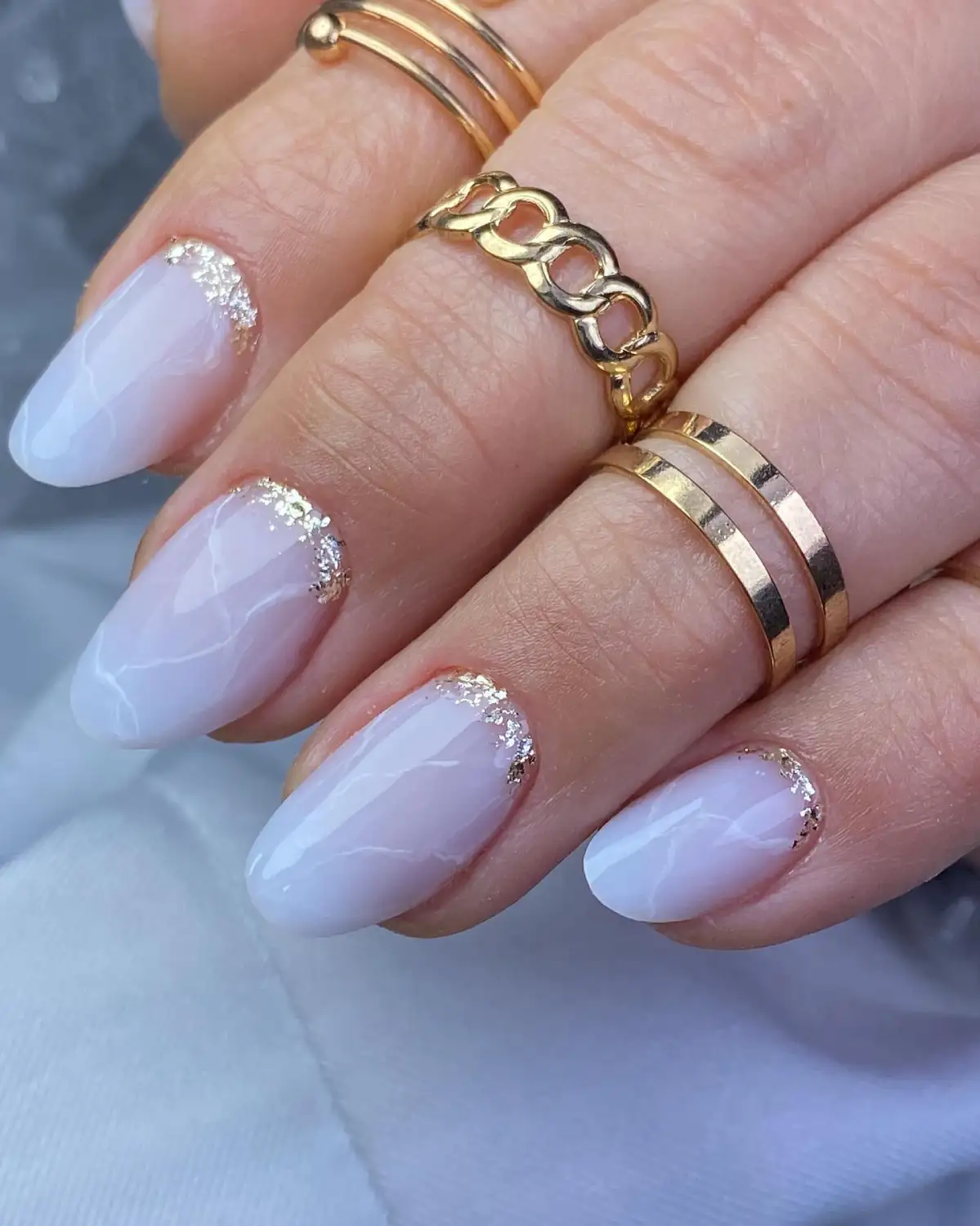 Marble Accent With Gold Line Thumbnail 2