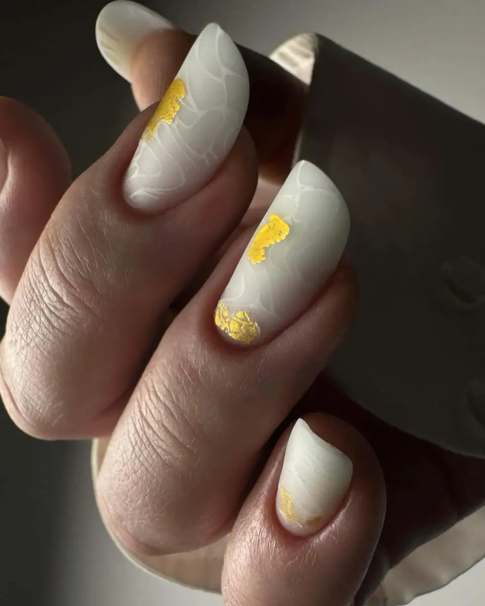 Matte Milky Marble With Gold Foil Thumbnail 3