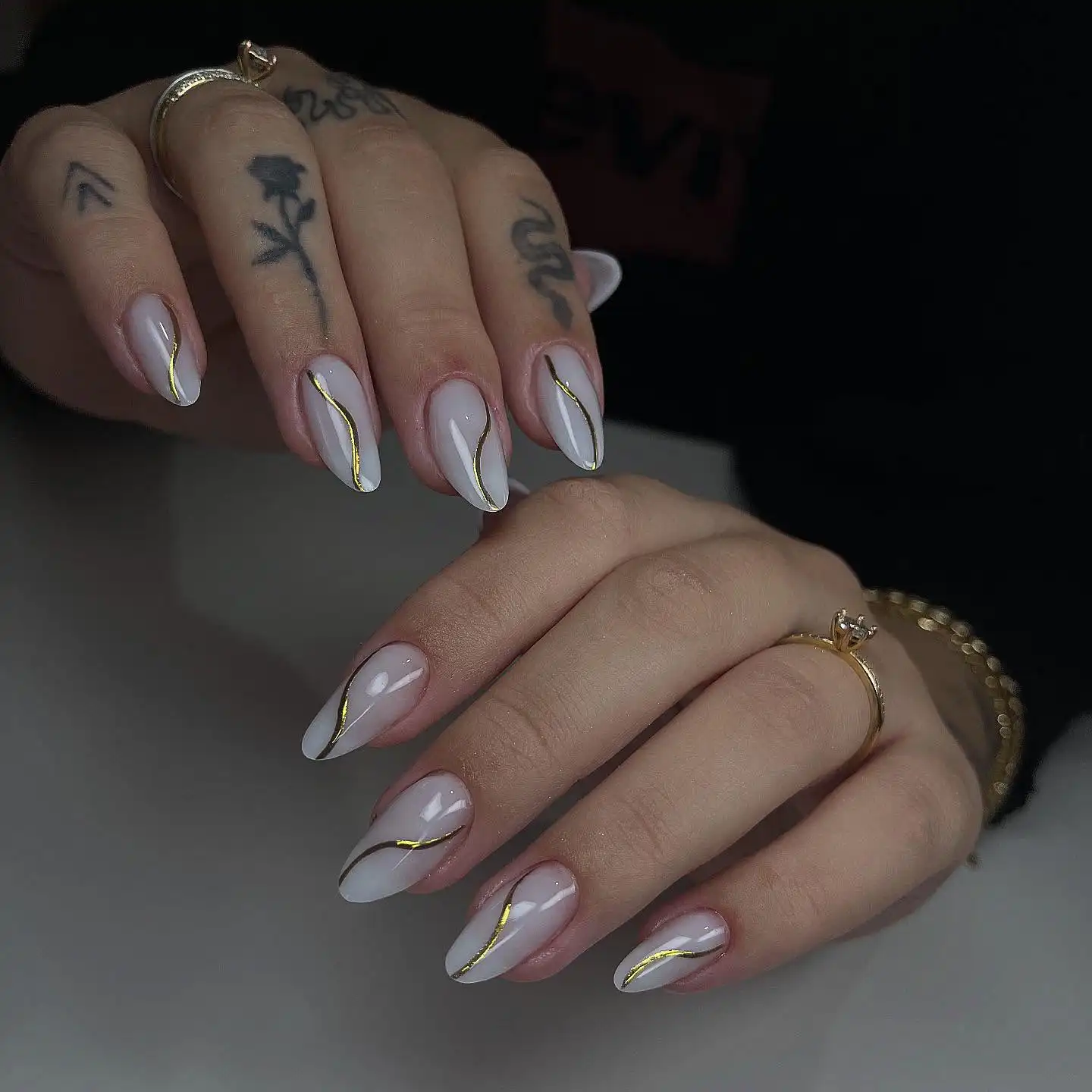 Milky Marble With Gold Chrome Line Thumbnail 3
