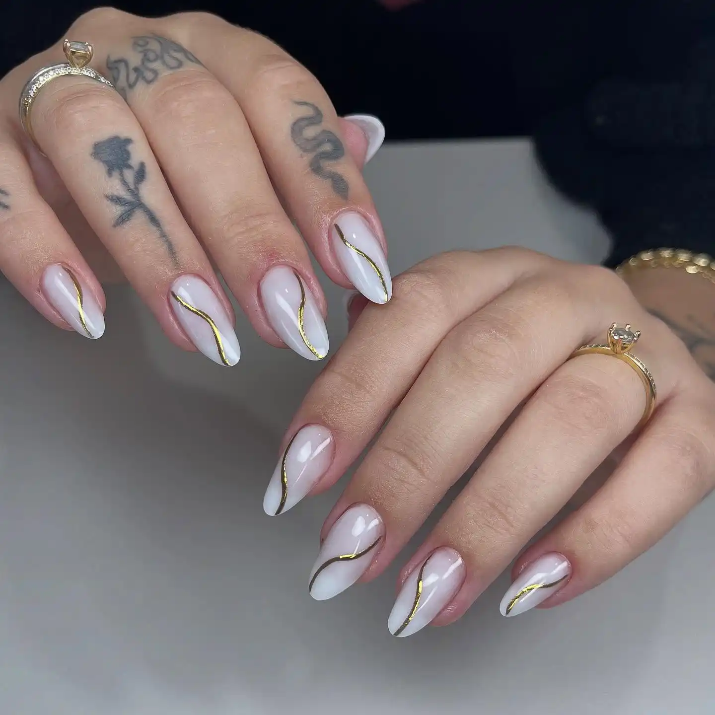 Milky Marble With Gold Chrome Line Thumbnail 2