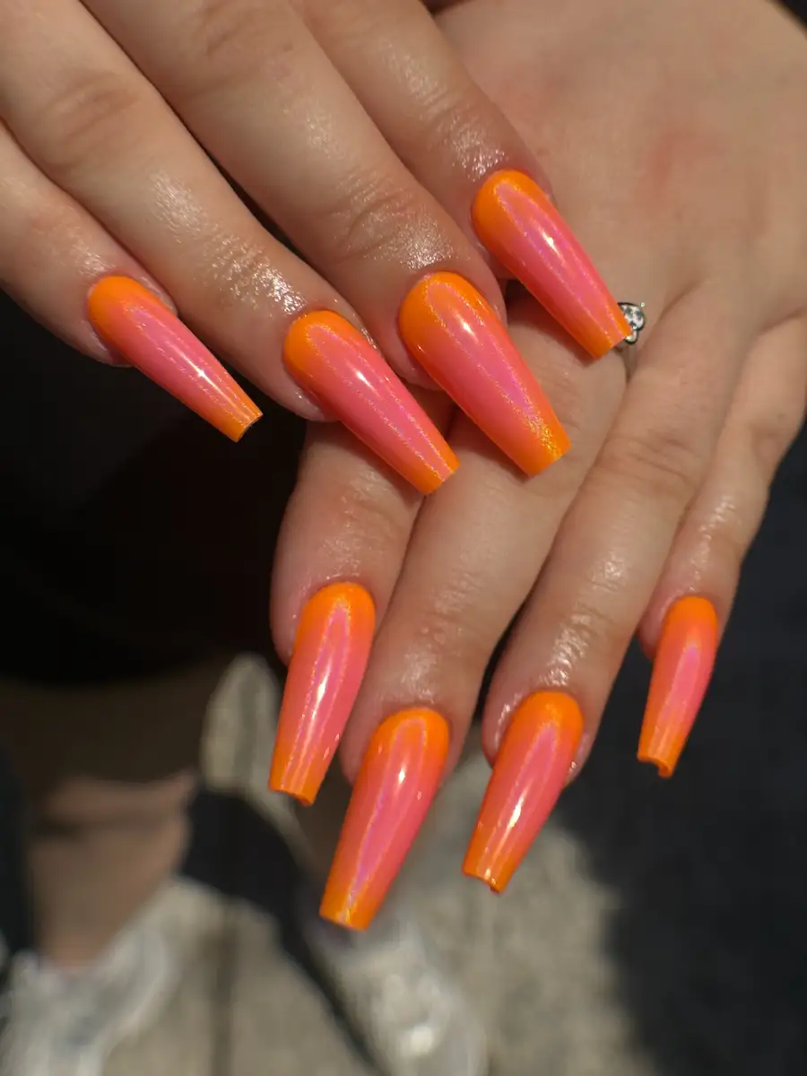 Peachy Sunset Glow Nails Main View