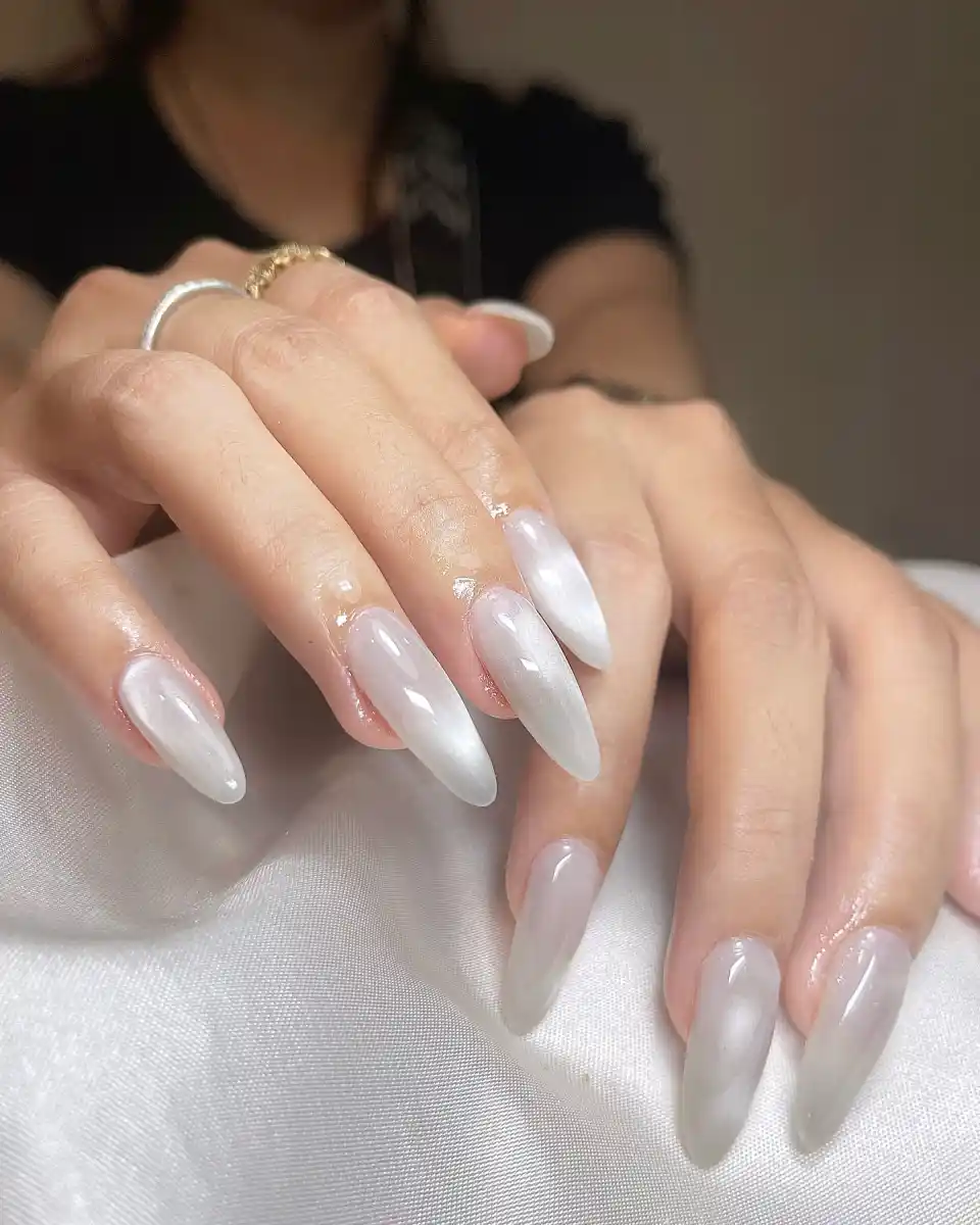 Pearl Glow Cat Eye Nails