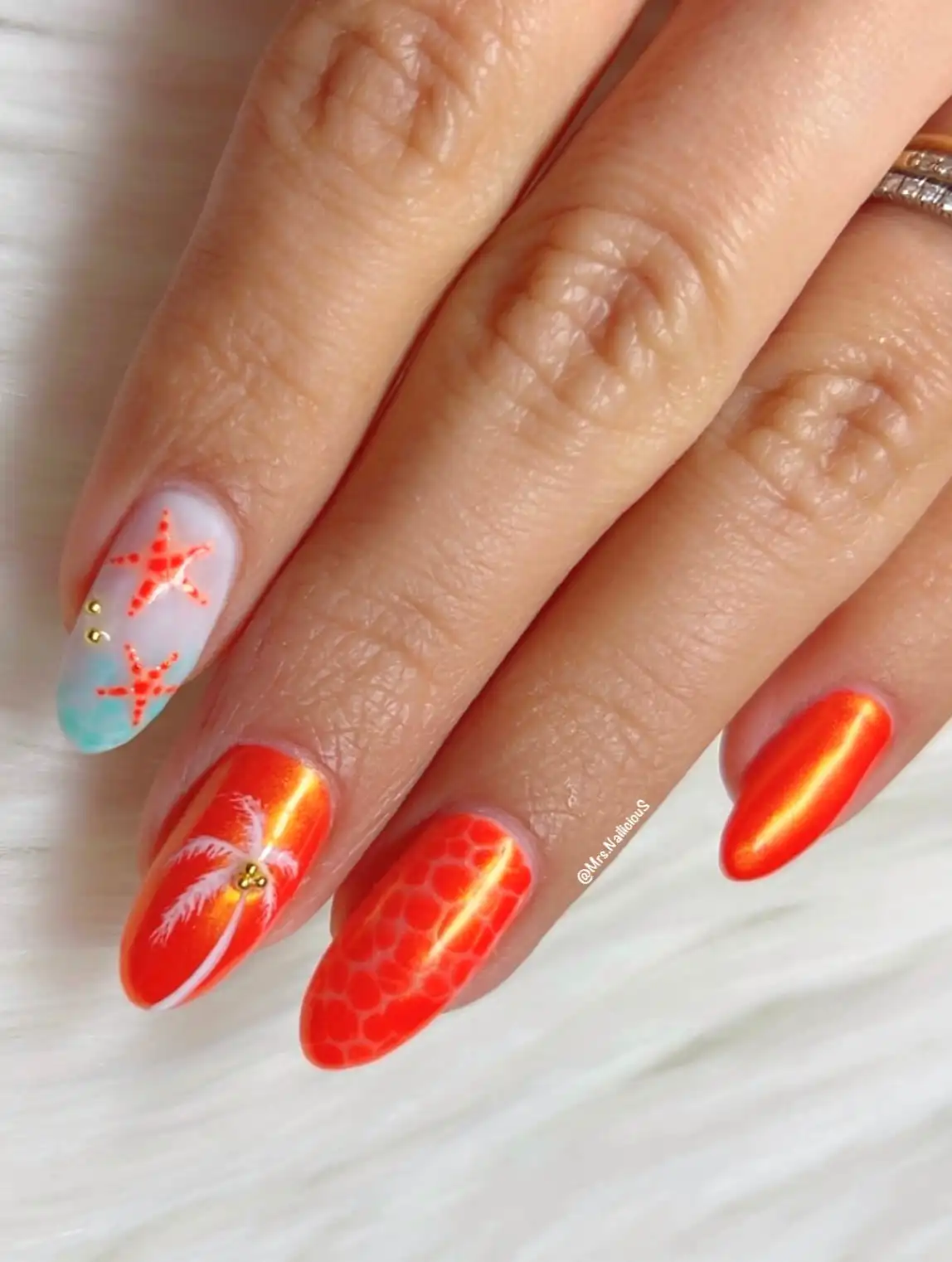 Pink Palm Squares Thumbnail 2