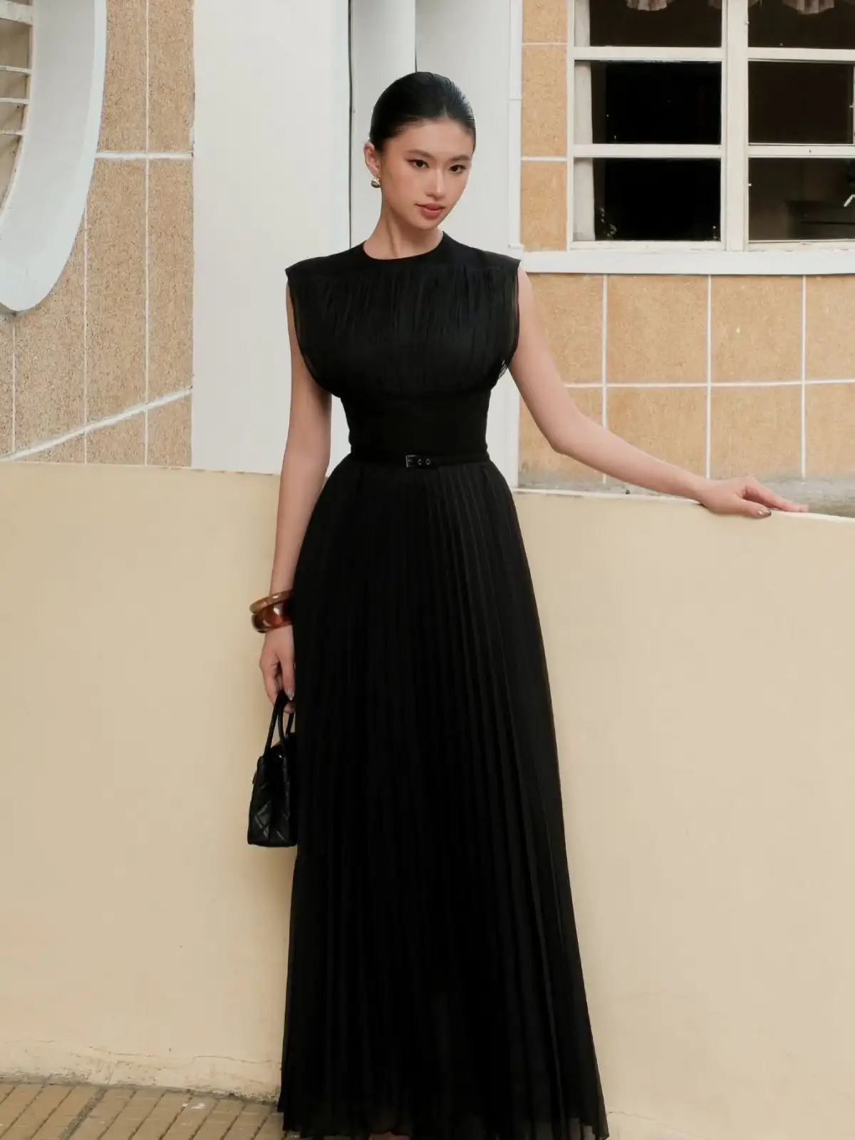 Outfit Main View