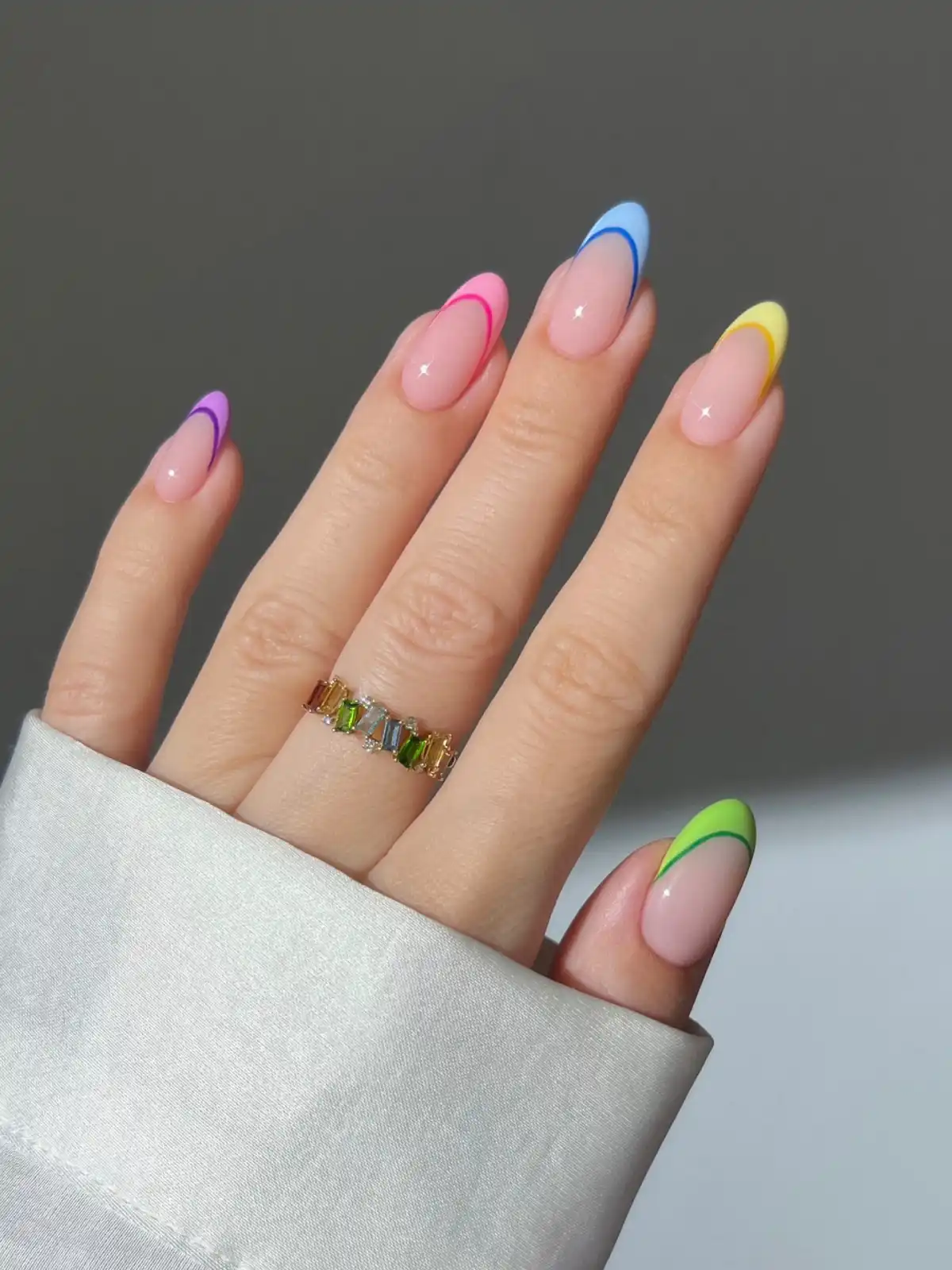 Rainbow Outline French Thumbnail 2