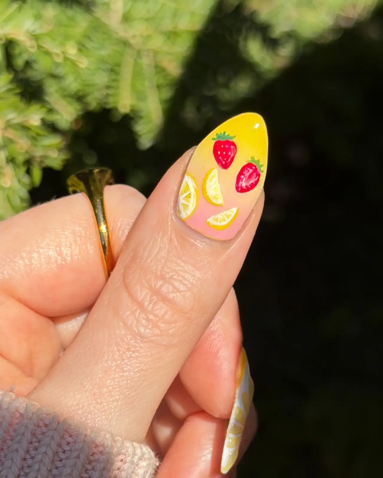 Realistic Lemon Slices with Strawberry Thumbnail 3