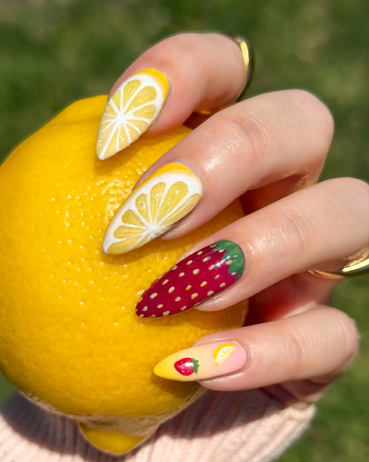 Realistic Lemon Slices with Strawberry Thumbnail 7