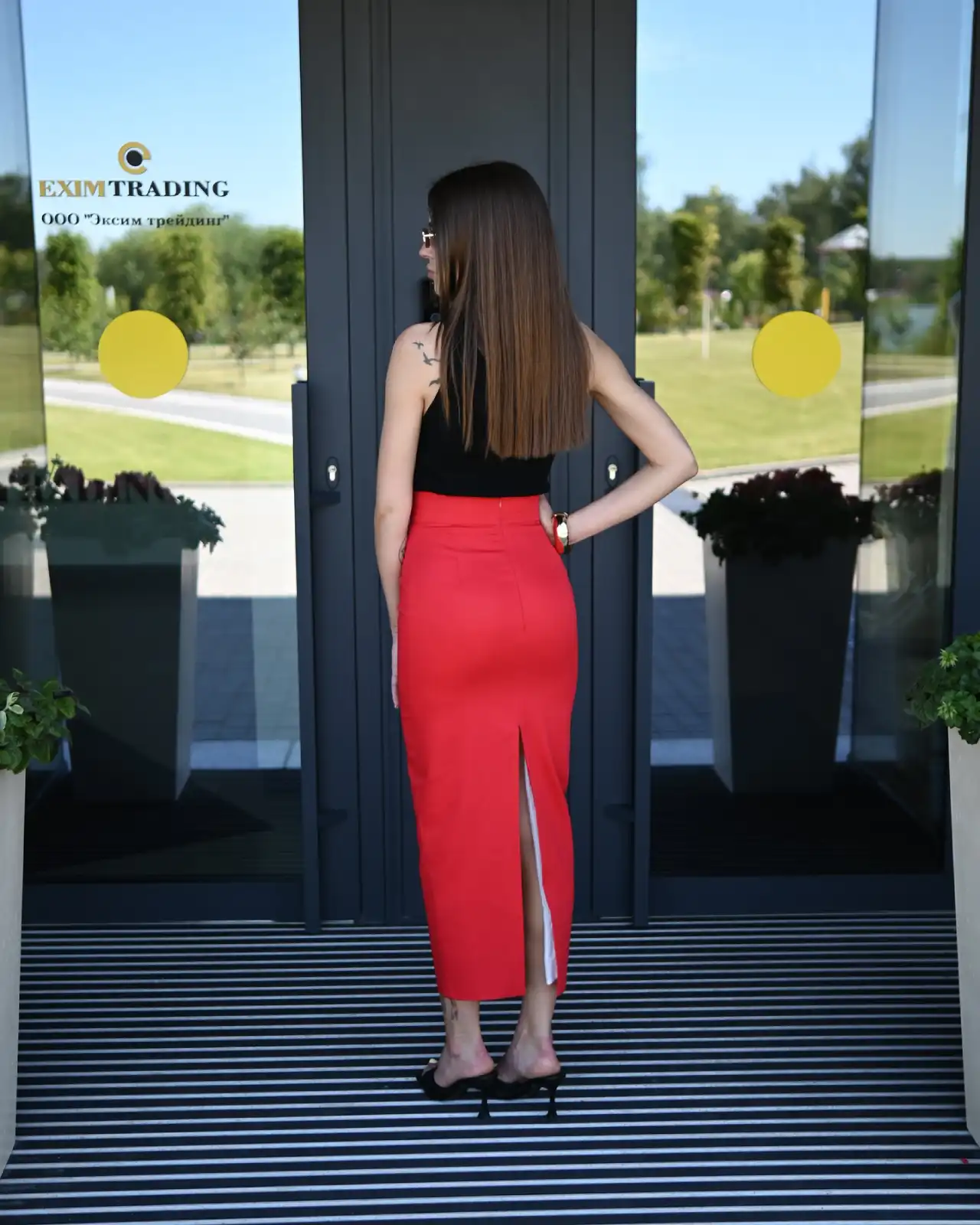 Red Pencil Skirt with Black Thumbnail 4