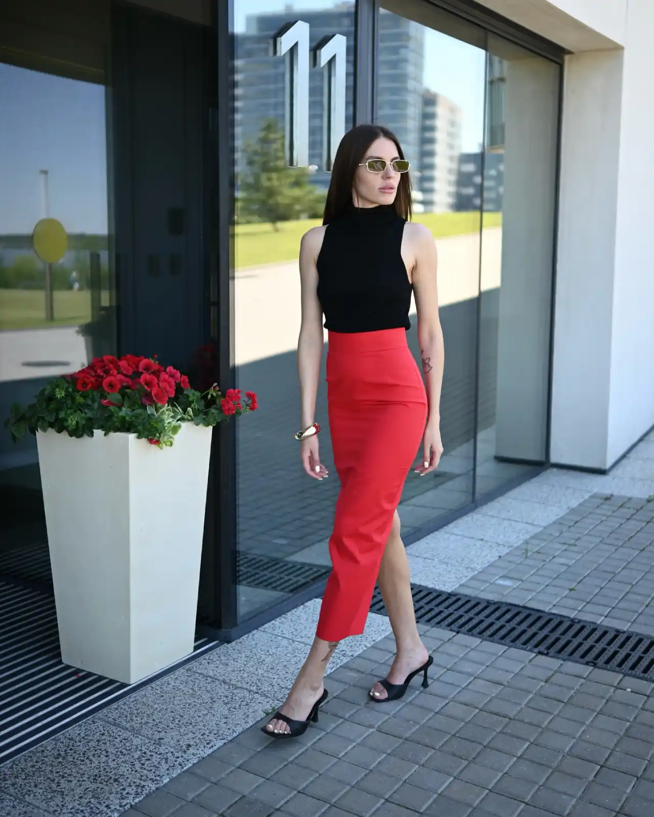 Red Pencil Skirt with Black Thumbnail 5