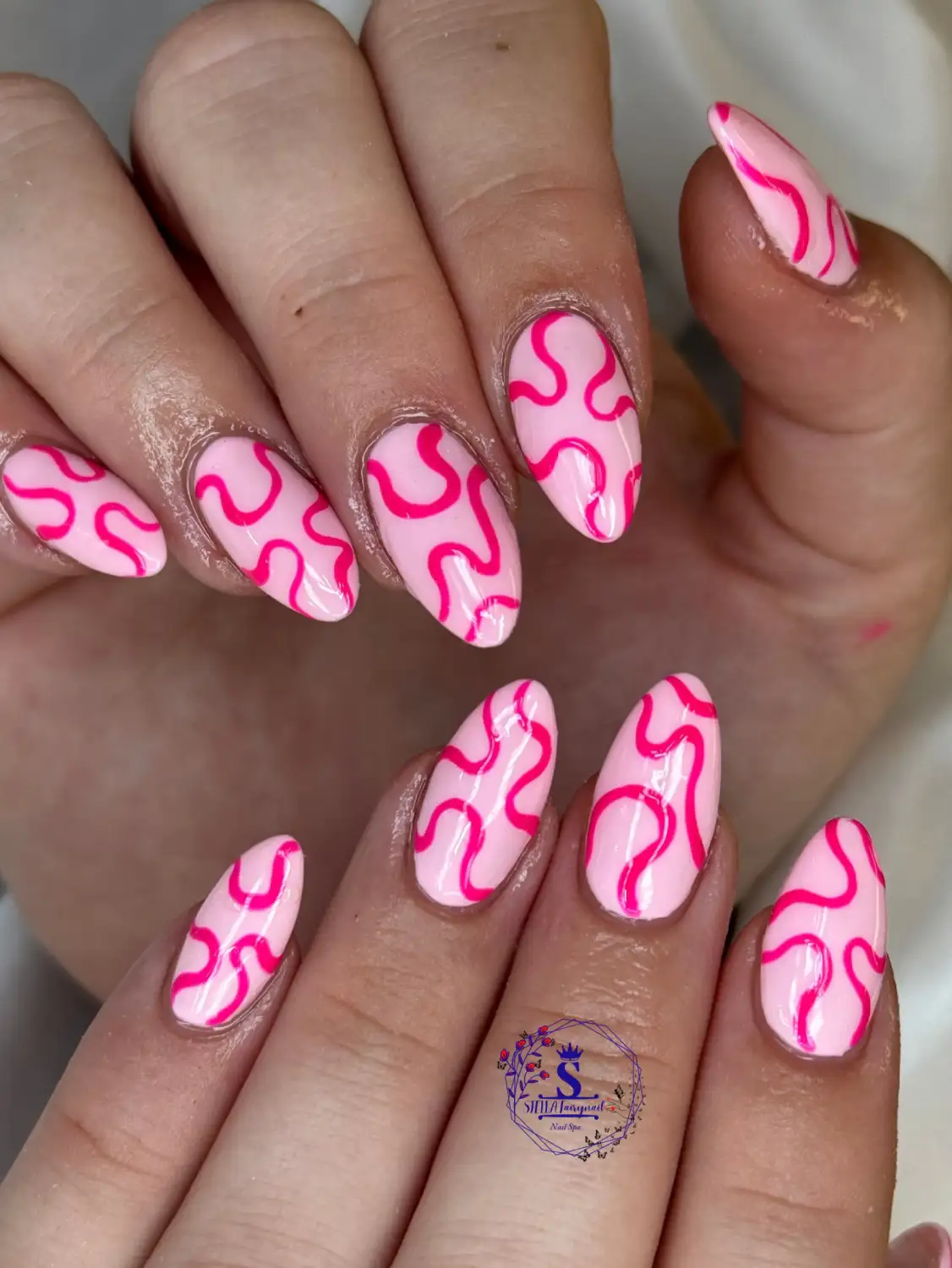Squiggle Nails Thumbnail 2