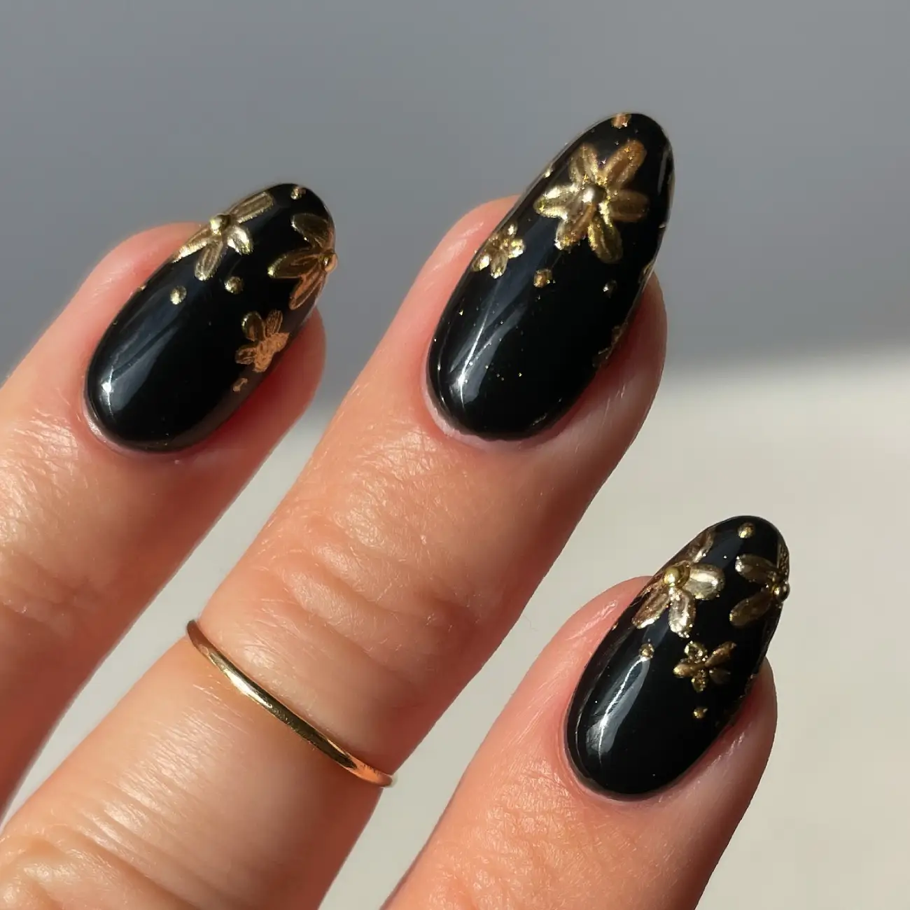 Black Nails With Gold Flowers - Inspiration 3