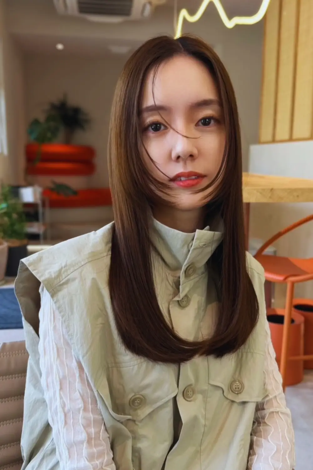 Soft face-framing layers haircut - Inspiration 3
