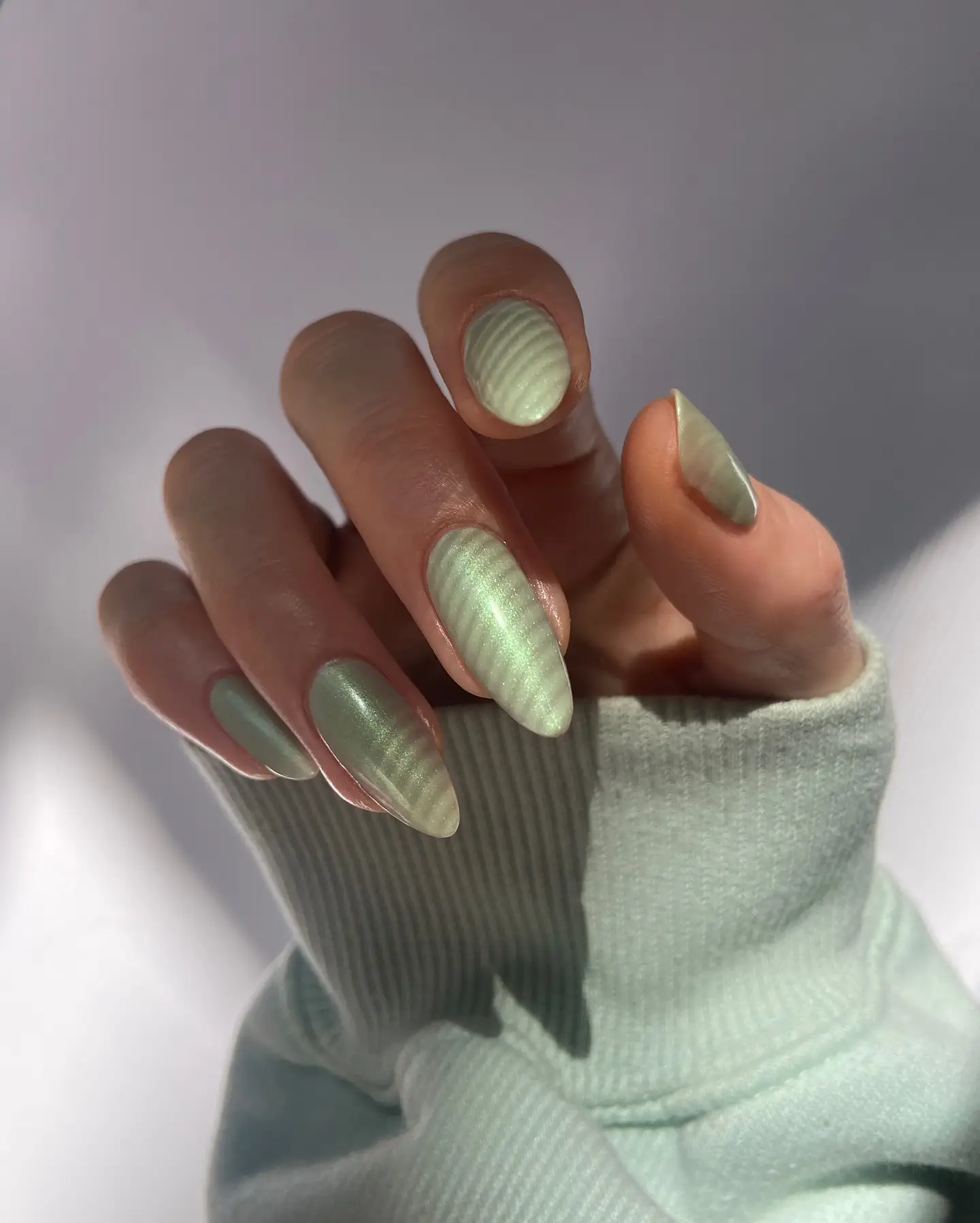 Glazed pistachio almond nails - Inspiration 2