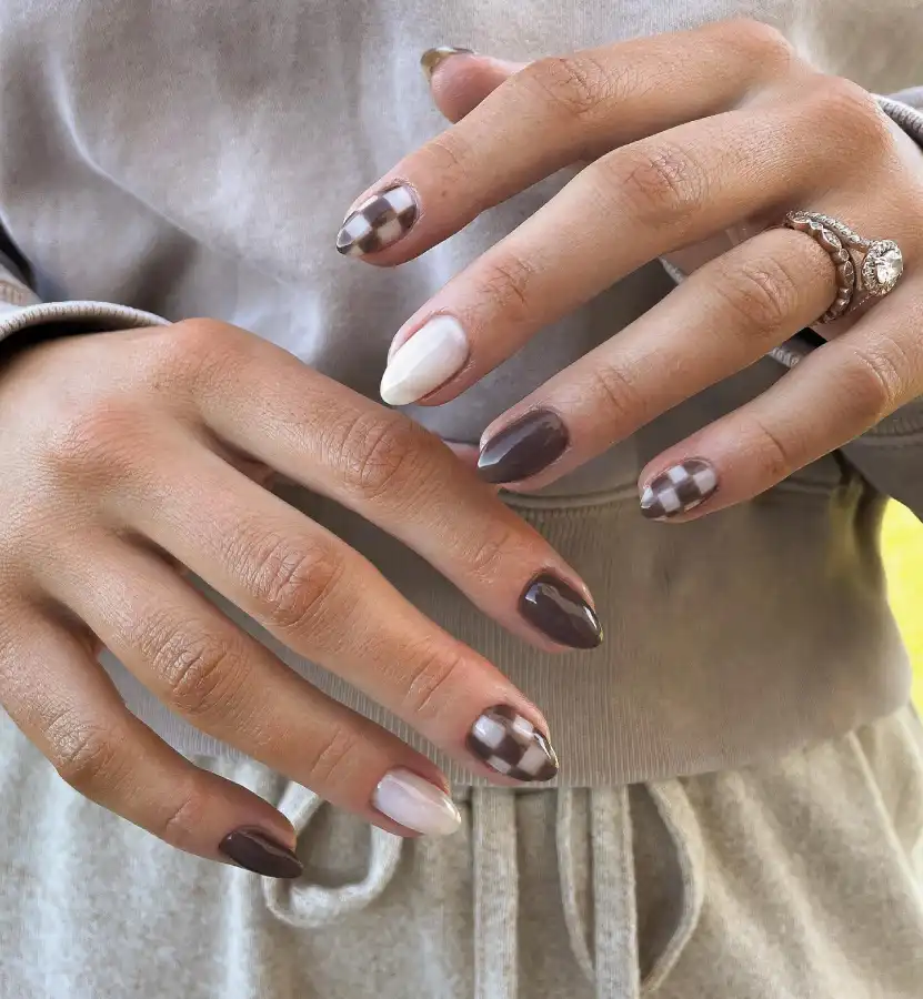 Brown and Cream Checkerboard Nails inspiration - Look 1