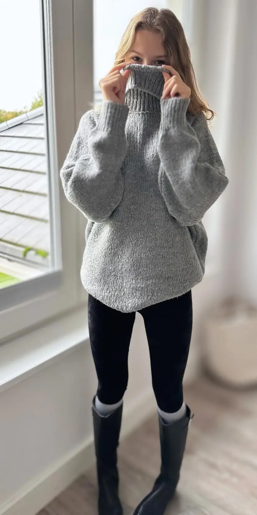 Chunky Grey Turtleneck inspiration - Look 1