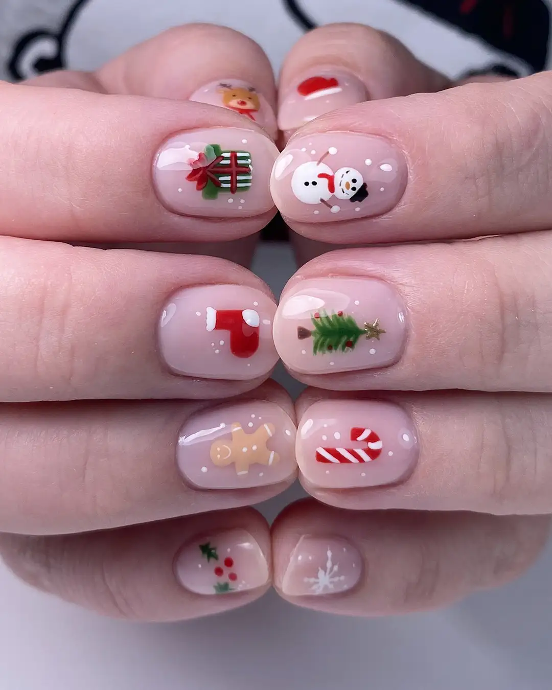 Cute Christmas nail design, photo 1 of 5