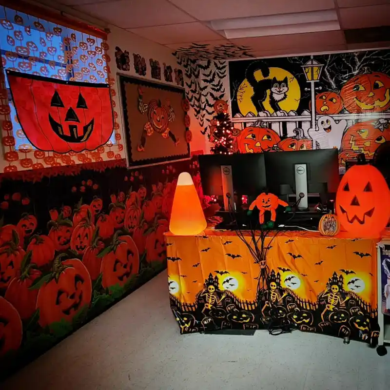 Vintage Halloween - Angle 4