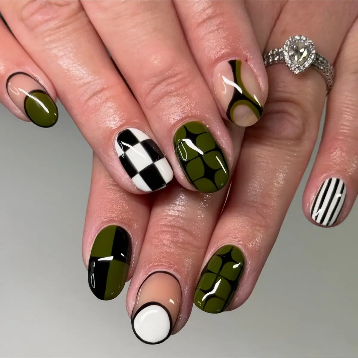 Olive Green Retro Nails inspiration - Look 1