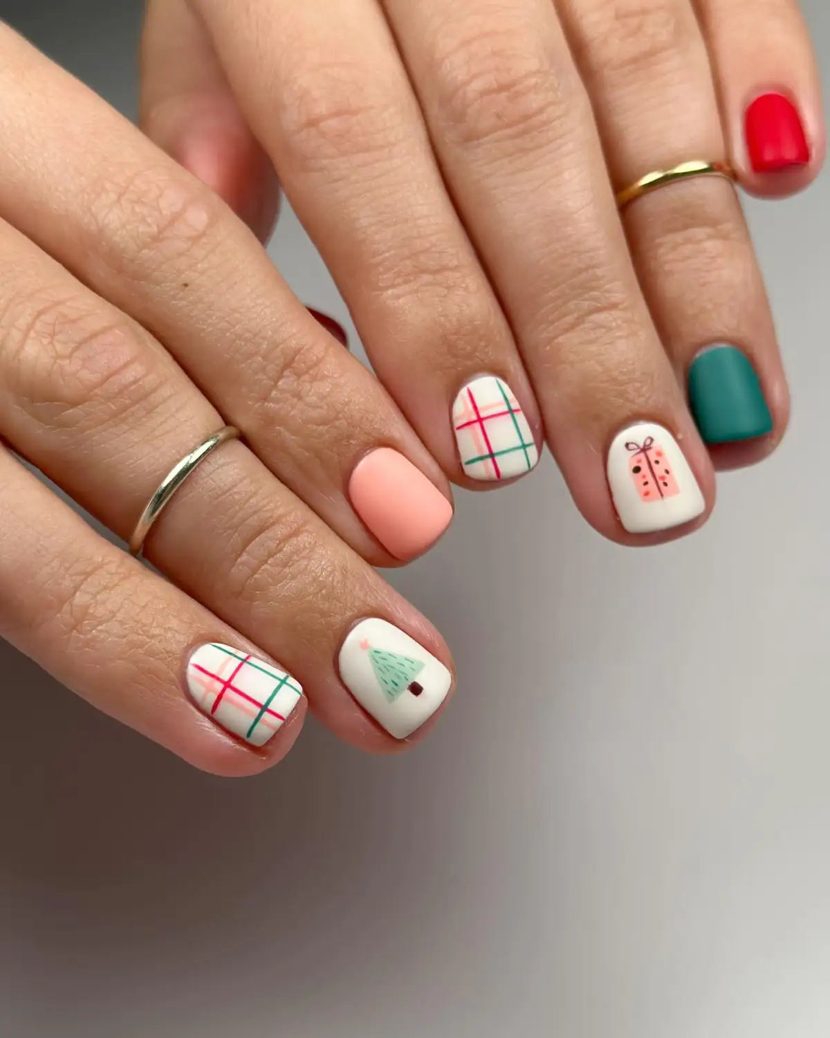 Pastel Christmas nail inspiration, photo 2