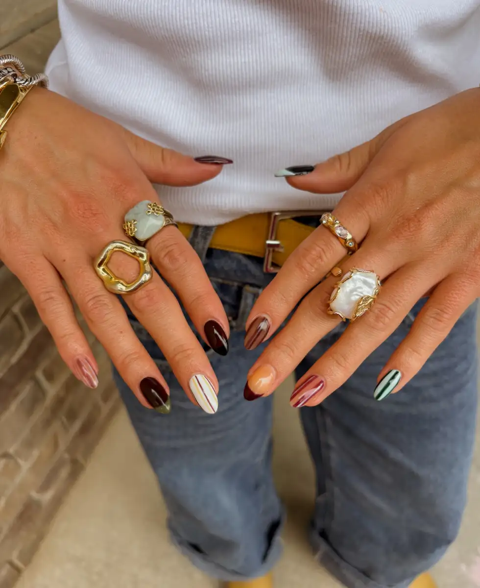 Retro Striped Fall Nails inspiration - Look 1