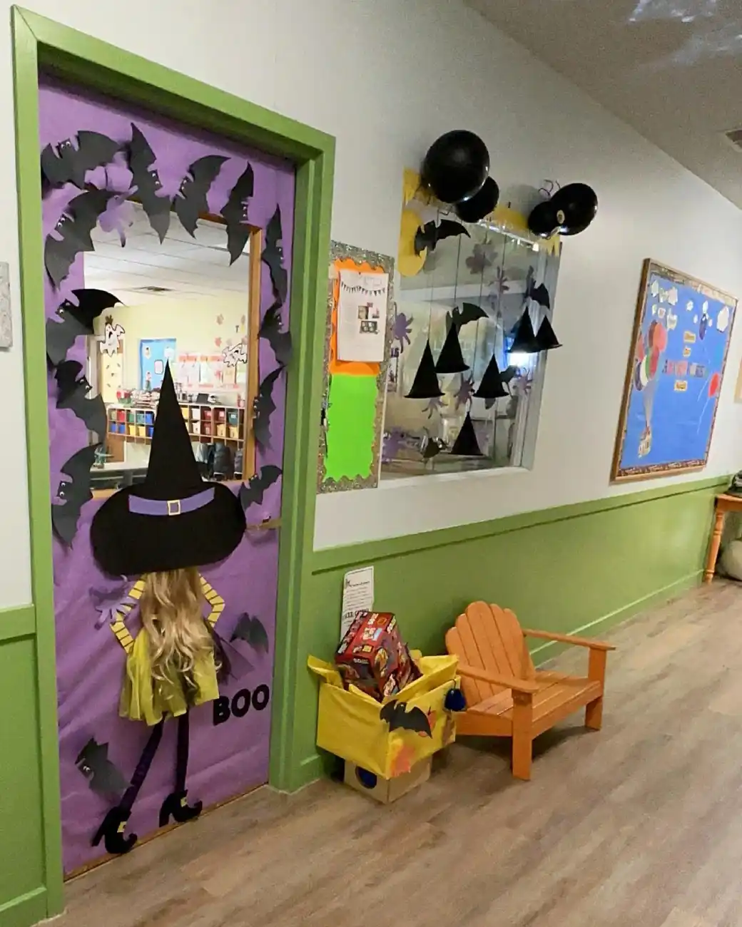 Witch Door Balloon Spiders - Angle 5